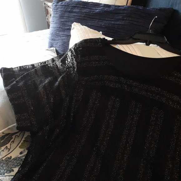 Women's Top - Picture 4 of 4